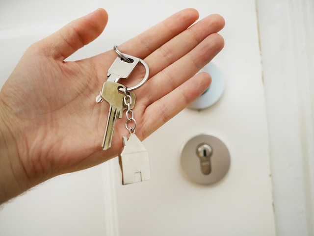 A set of keys in the hands of a new home owner